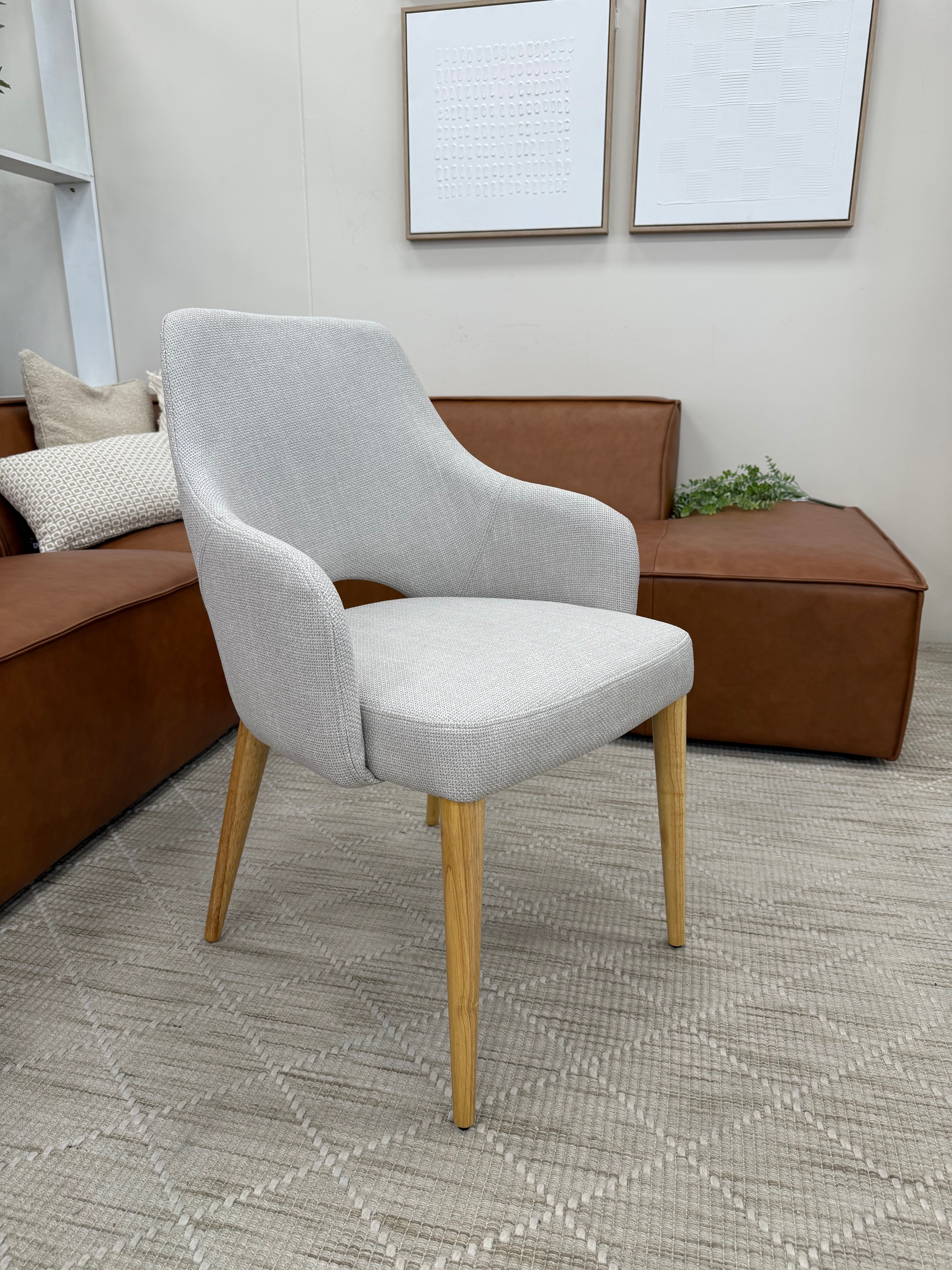 Clinton Dining Chair  In Light Grey With Natural Leg