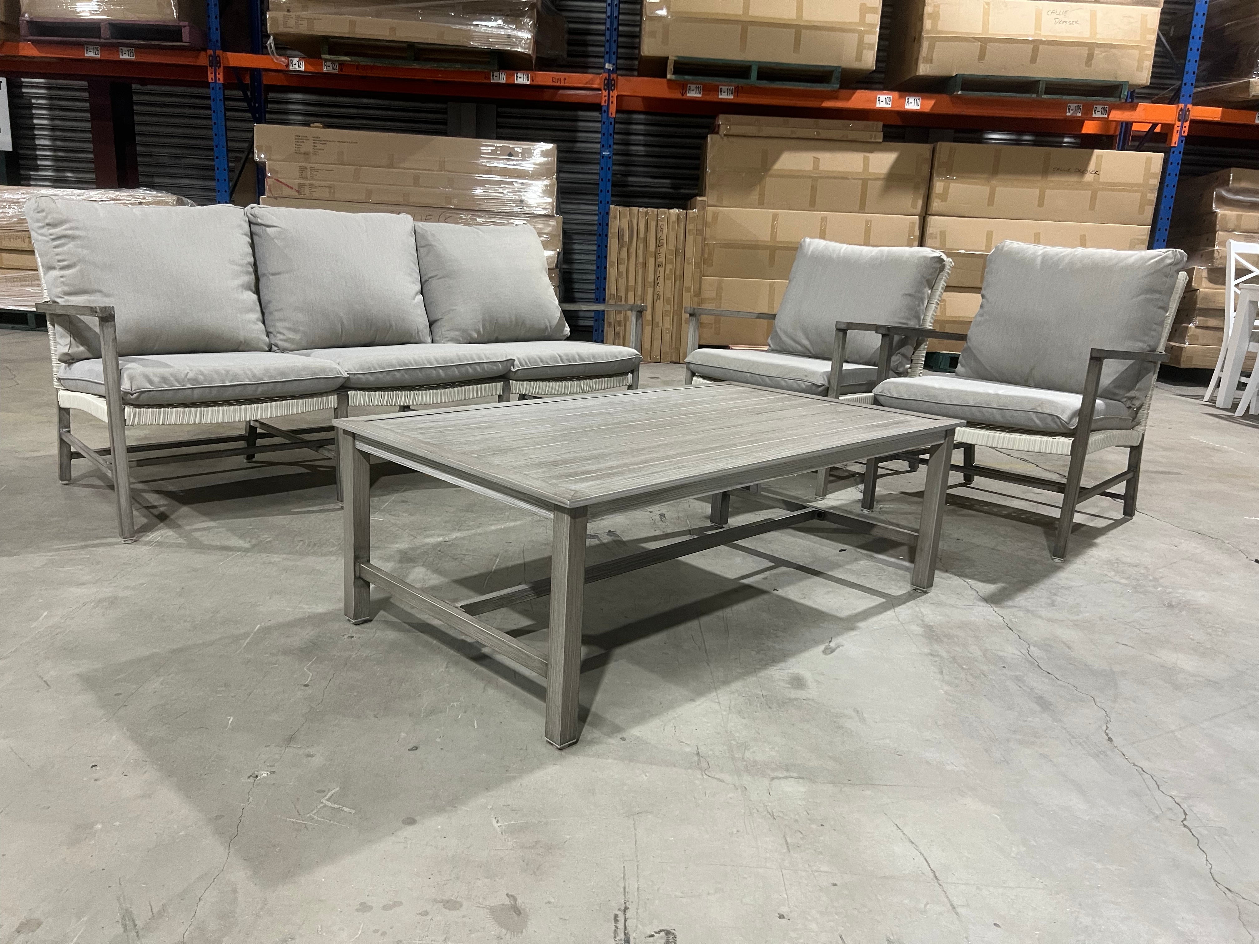 Genoa 4 Piece outdoor lounge