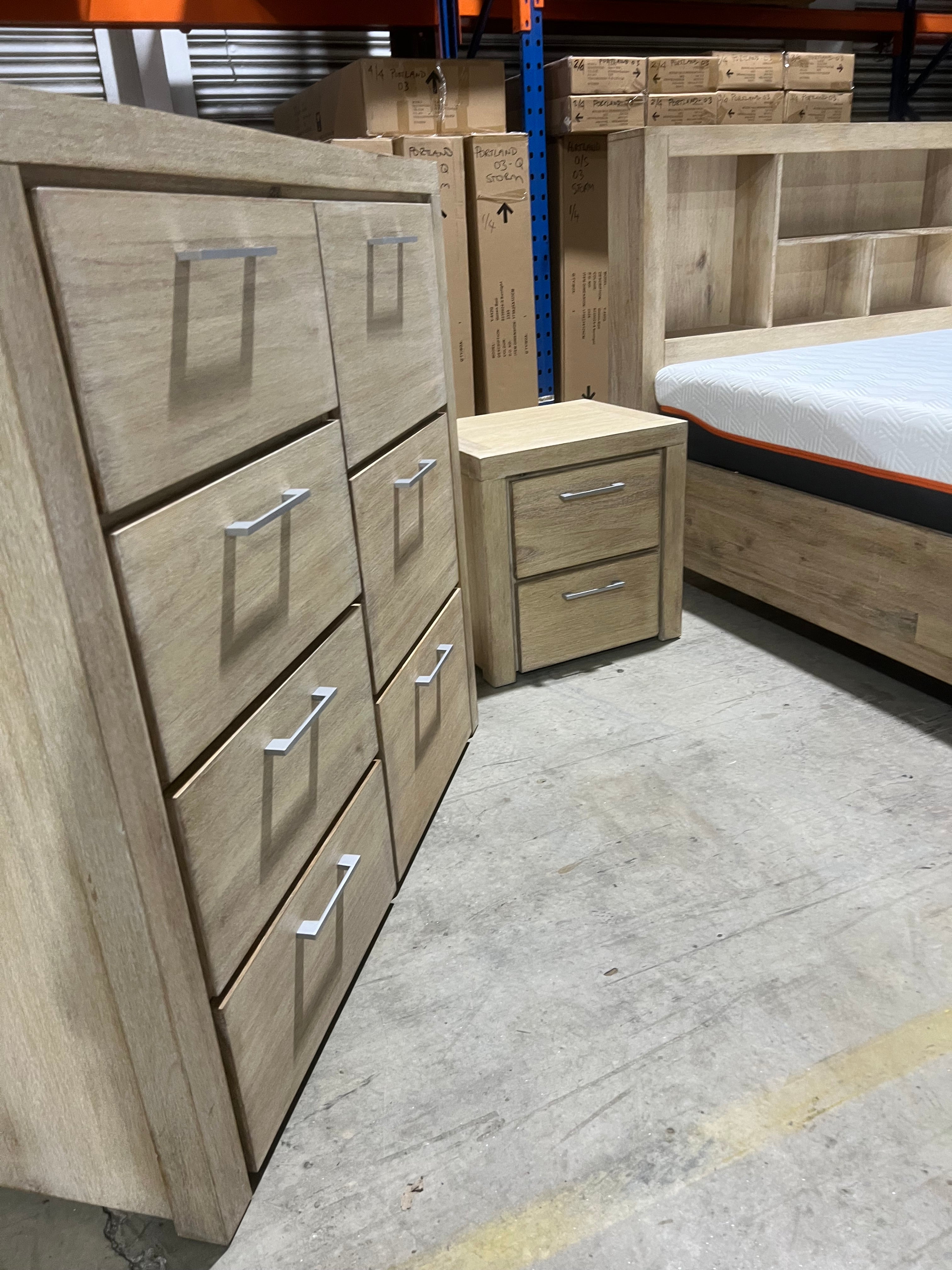 Avana 4 Piece King Bedroom Package In Natural Finish